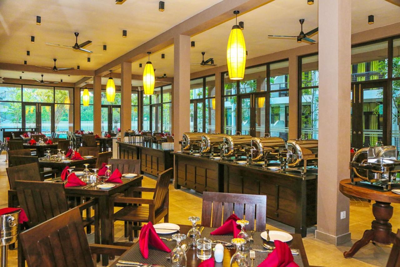 Oak Ray Wild Yala Hotel Tissamaharama Bagian luar foto
