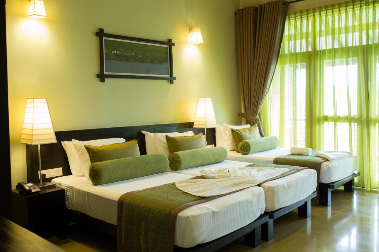 Oak Ray Wild Yala Hotel Tissamaharama Bagian luar foto