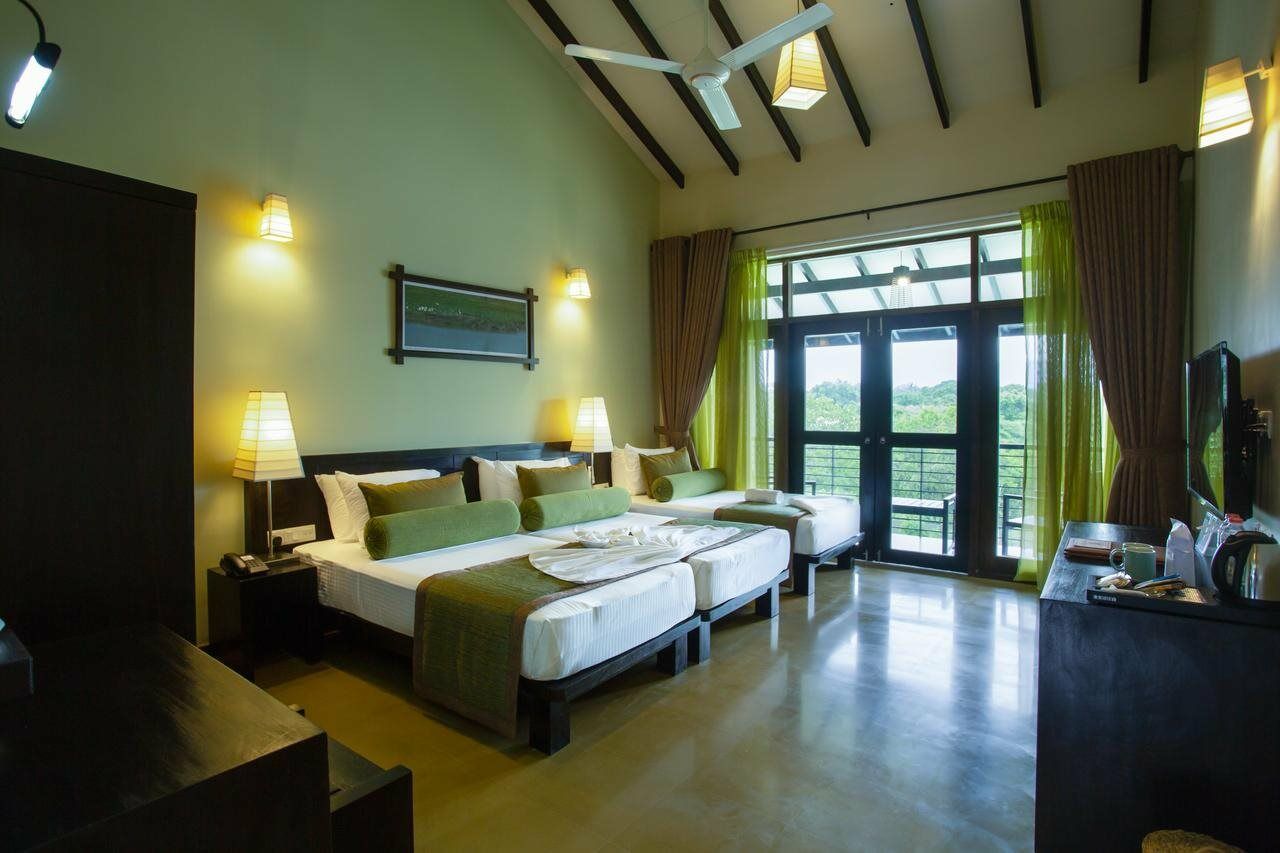 Oak Ray Wild Yala Hotel Tissamaharama Bagian luar foto